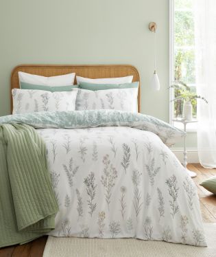Bianca Wild Flowers 200 Thread Count Cotton Super King Duvet Cover Set with Pillowcases Blue 57597